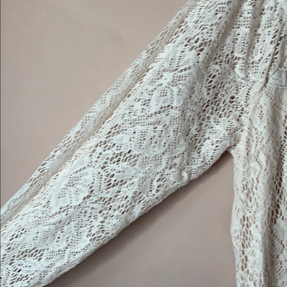 CREAM COLD SHOULDER LACE TOP!!! - Picture 5 of 7